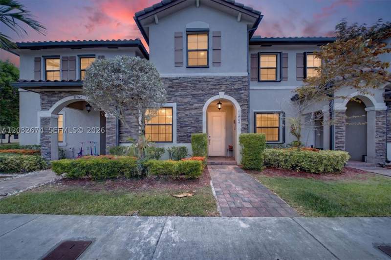 3 bedroom Townhouse at 11464 SW 248th Ln, Coco Palm Estates, Homestead — photo 2