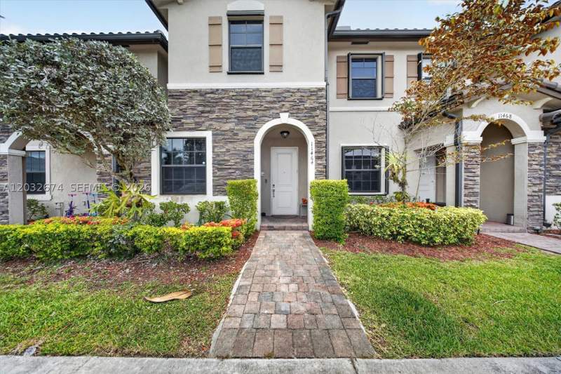 3 bedroom Townhouse at 11464 SW 248th Ln, Coco Palm Estates, Homestead — photo 3