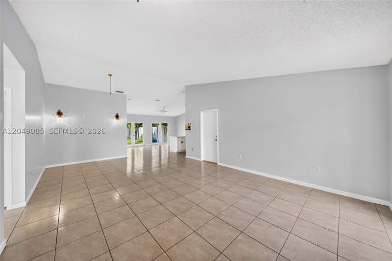 3 bedroom SingleFamilyResidence at 14412 SW 115th St, California Hills, Miami — photo 5