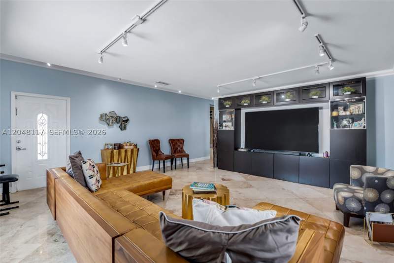 5 bedroom SingleFamilyResidence at 114 SW SW 57th Ct, Flagler Lawn, Miami — photo 4