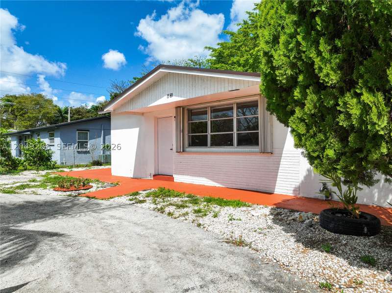 3 bedroom SingleFamilyResidence at 15611 SW 296th St, Leisurewood Mnr Sec 1, Homestead — photo 3