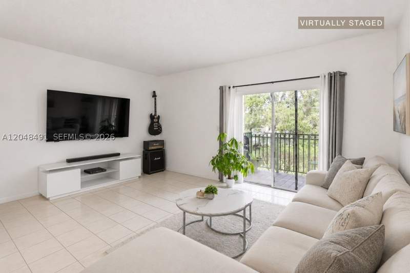 2 bedroom Condominium at 10014 Hammocks Blvd 204-4, Blossoms At The Hammocks, Miami — photo 3