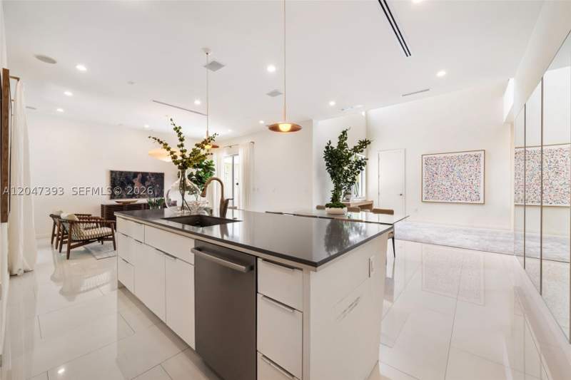 3 bedroom SingleFamilyResidence at 3253 Mcdonald St, 3251-53 SW 32 Ave Condo, Miami — photo 3