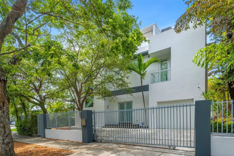 3 bedroom SingleFamilyResidence at 3253 Mcdonald St, 3251-53 SW 32 Ave Condo, Miami — photo 4