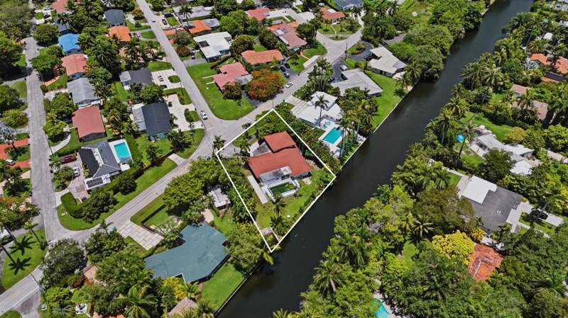 4 bedroom SingleFamilyResidence at 11401 W Biscayne Canal Road, Yancey Sub, Miami — photo 5