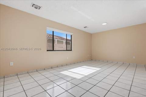 10528 SW 69th Ter, Miami FL - photo 17 of 39