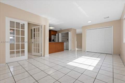 10528 SW 69th Ter, Miami FL - photo 18 of 39