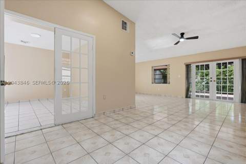 10528 SW 69th Ter, Miami FL - photo 19 of 39