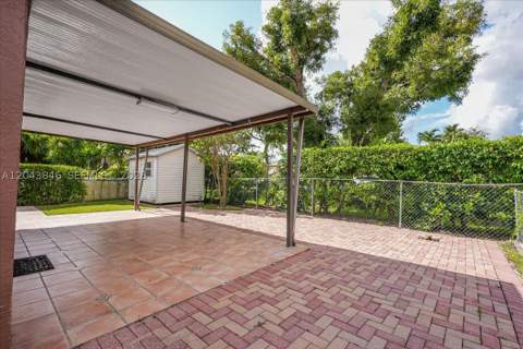 10528 SW 69th Ter, Miami FL - photo 22 of 39
