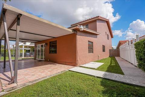 10528 SW 69th Ter, Miami FL - photo 24 of 39