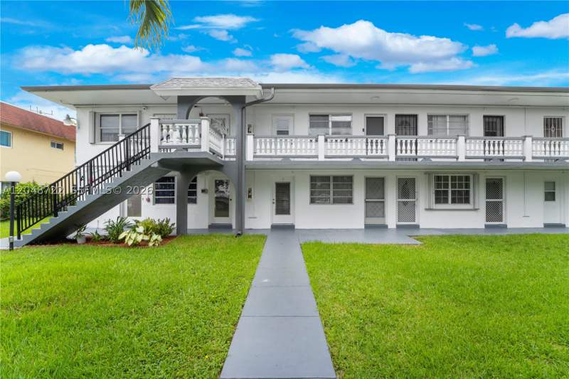1 bedroom Condominium at 20337 NE 2nd Ave 2, Ro-Mont South Condo A, Miami — photo 2