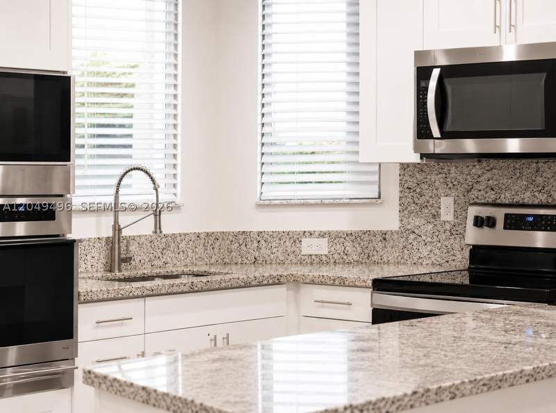 4 bedroom SingleFamilyResidence at 15441 SW 11th Ter, Efm Estates Sec 3, Miami — photo 5