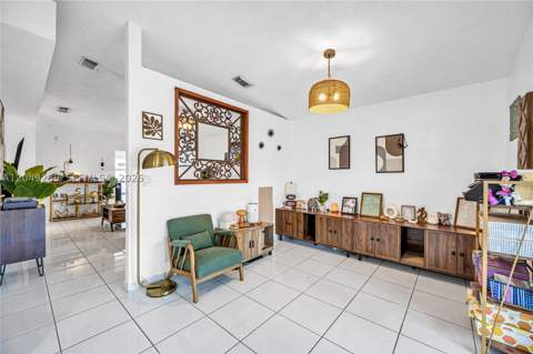 7256 W 34th Ln, Hialeah FL - photo 11 of 40