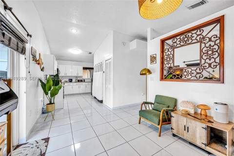7256 W 34th Ln, Hialeah FL - photo 12 of 40