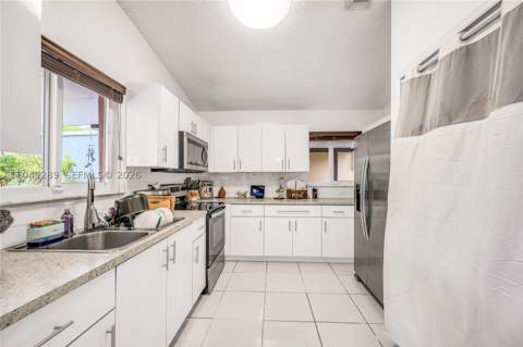 7256 W 34th Ln, Hialeah FL - photo 19 of 40