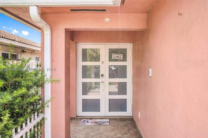 3 bedroom SingleFamilyResidence at 7256 W 34th Ln, Yaira Sub, Hialeah — photo 4