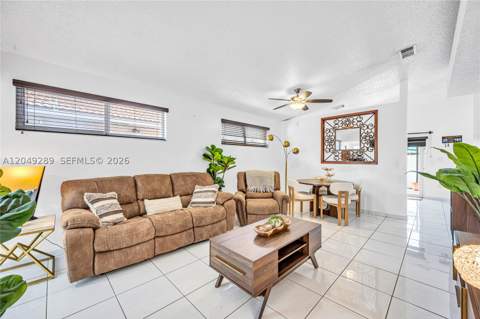 7256 W 34th Ln, Hialeah FL - photo 7 of 40