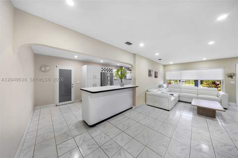 490 W 33rd Pl, Hialeah FL - photo 7 of 32