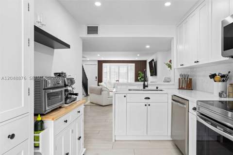 10211 SW 77th Ct, Miami FL - photo 14 of 31