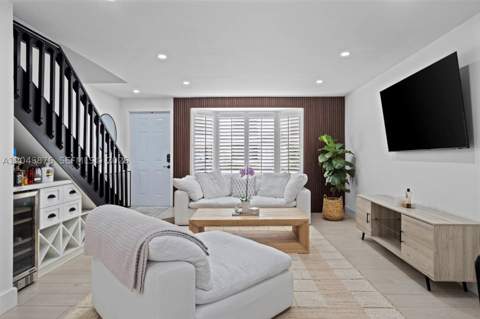 10211 SW 77th Ct, Miami FL - photo 8 of 31