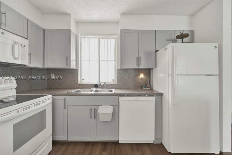 1 bedroom Condominium at 6195 NW 186th St 113, Mirassou Condo, Hialeah — photo 4