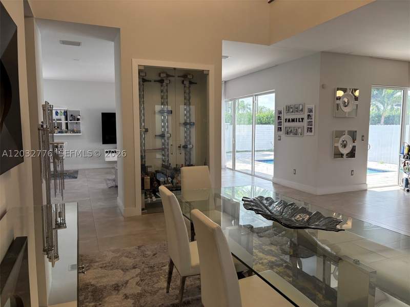 5 bedroom SingleFamilyResidence at 7433 NW 99th Ave, Doral Commons Residential, Doral — photo 5
