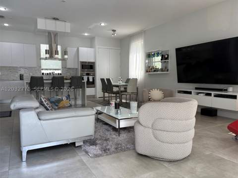 7433 NW 99th Ave, Doral FL - photo 7 of 29