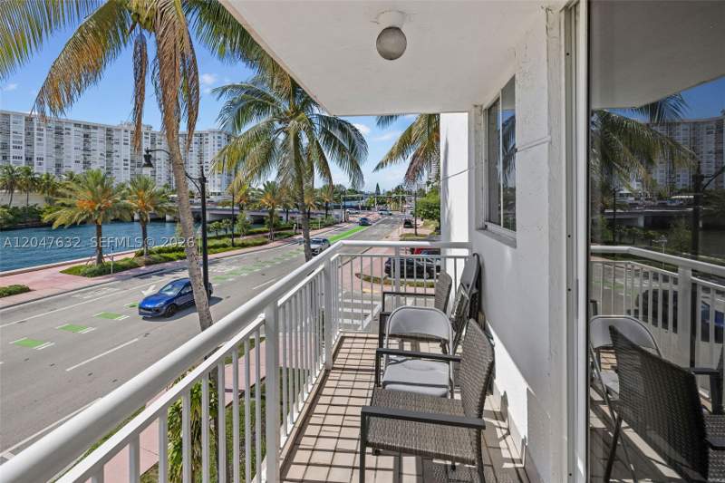 2 bedroom Condominium at 3901 Indian Creek Dr 309, Massada Condo, Miami Beach — photo 5