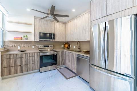 301 174th St L05, Sunny Isles Beach FL - photo 13 of 48