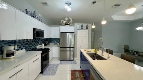 937 NE 35th Ave, Homestead FL - photo 10 of 40