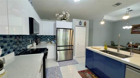 937 NE 35th Ave, Homestead FL - photo 11 of 40