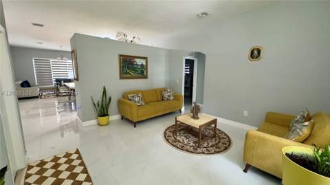 937 NE 35th Ave, Homestead FL - photo 6 of 40