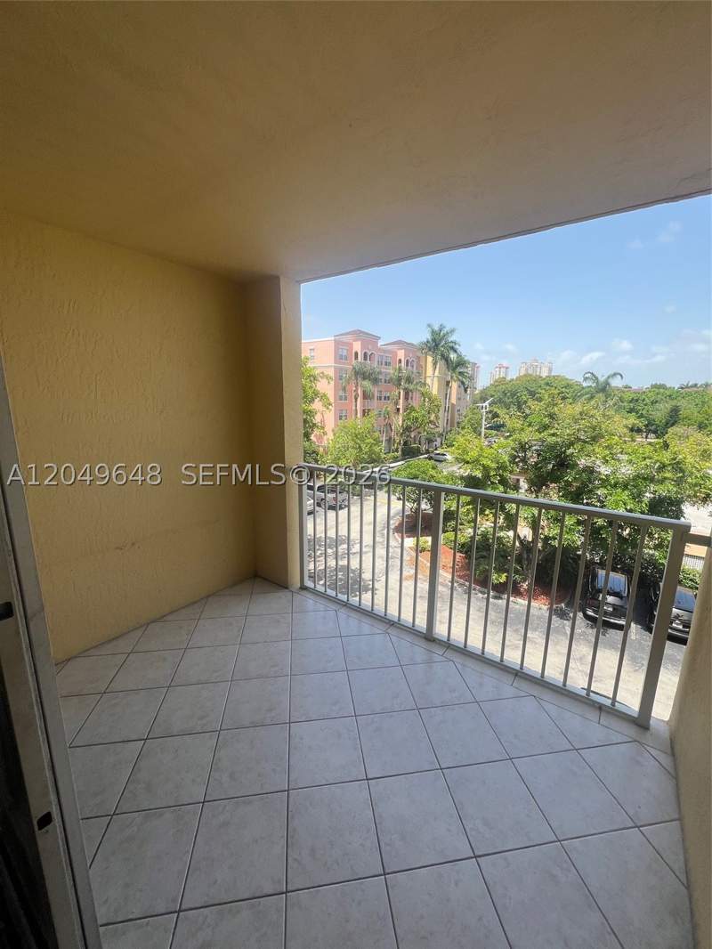 1 bedroom Condominium at 19601 E Country Club Dr 7405, The Yacht Club At Aventur, Aventura — photo 4