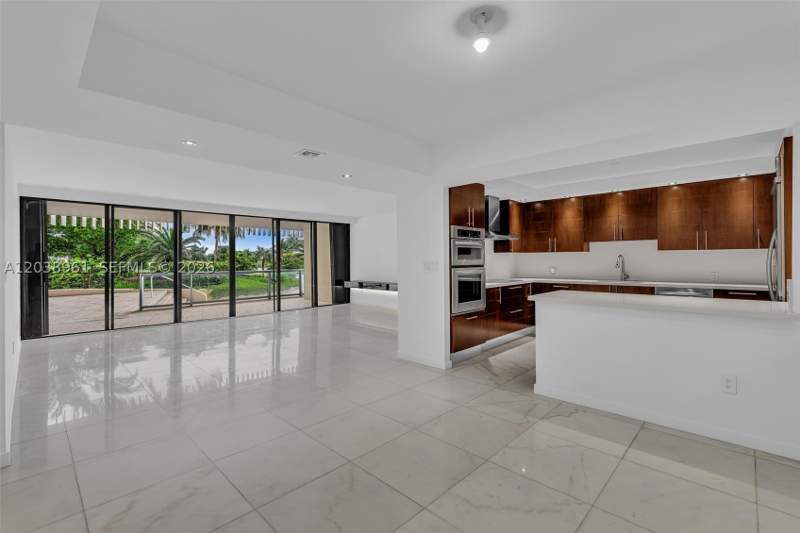 2 bedroom Condominium at 2 Grove Isle Dr B205, Grove Isle Condo, Miami — photo 4