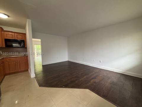1860 Venice Park Dr 110, North Miami FL - photo 7 of 13