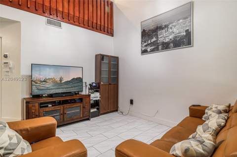 12383 SW 94th Ter, Miami FL - photo 8 of 51