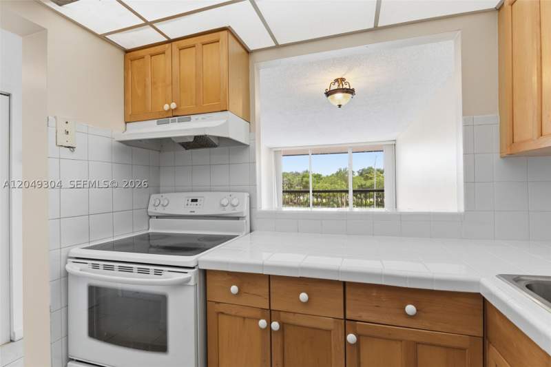 1 bedroom Condominium at 10425 SW 112th Ave 302, Gardens Of Kendall Condo, Miami — photo 4