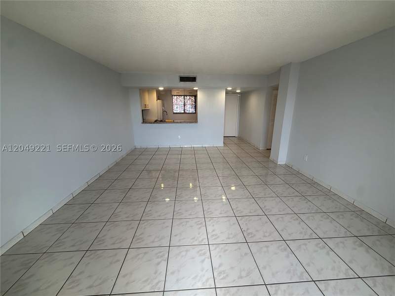2 bedroom Condominium at 8625 NW 8th St 420, Fox Chase Condo #2, Miami — photo 2