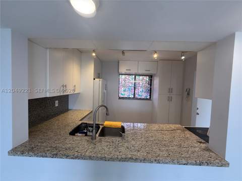 8625 NW 8th St 420, Miami FL - photo 9 of 31