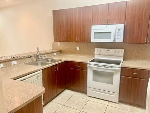 568 NE 35th Ave, Homestead FL - photo 8 of 30