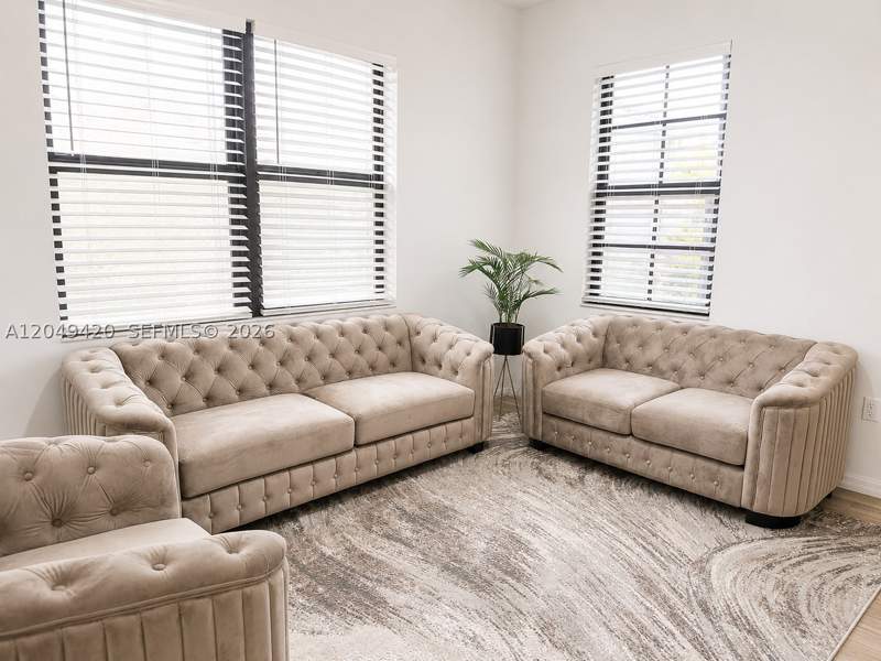 3 bedroom SingleFamilyResidence at 19316 NE 8th Ct, Champion Lakes, Miami — photo 4