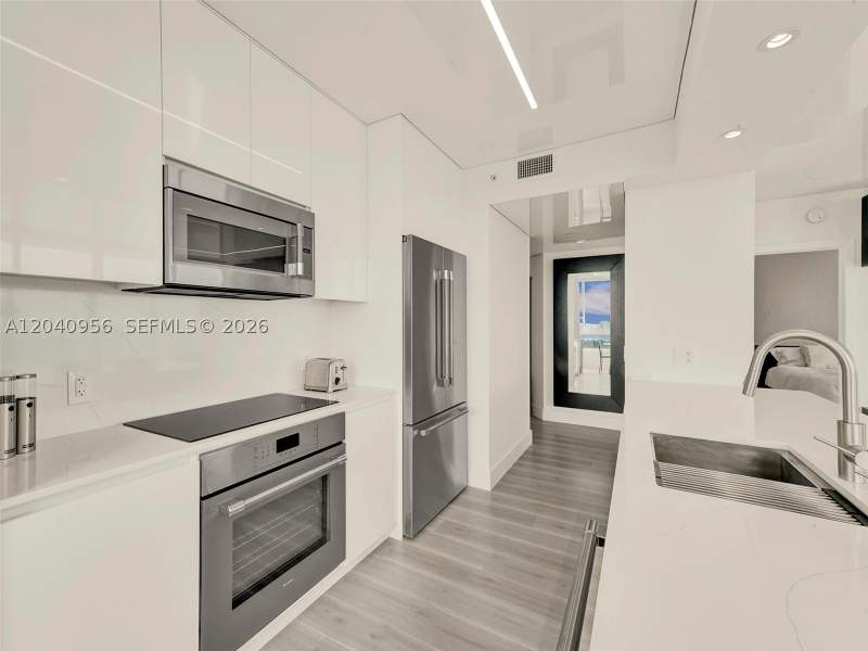 2 bedroom Condominium at 6365 Collins Ave 2407, Akoya Condo, Miami Beach — photo 3