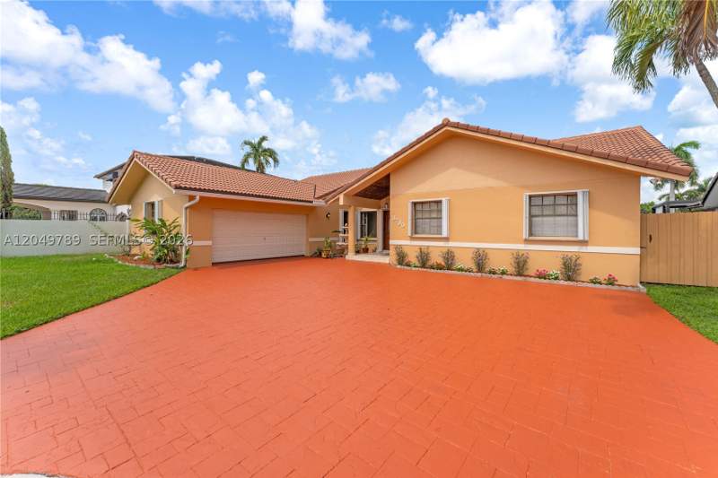 4 bedroom SingleFamilyResidence at 3730 SW 136th Ct, Morales Sub, Miami — photo 2