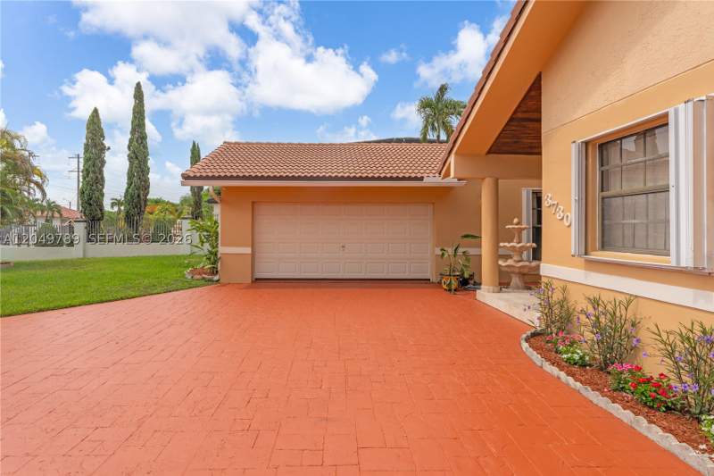 4 bedroom SingleFamilyResidence at 3730 SW 136th Ct, Morales Sub, Miami — photo 3