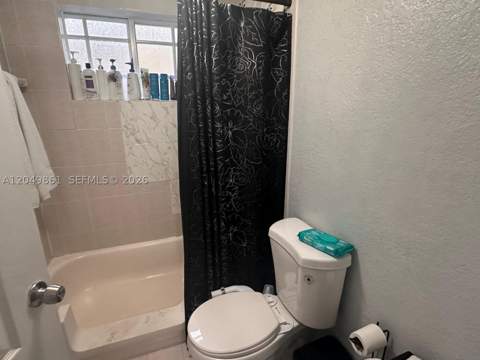 11053 W Okeechobee Rd 102, Hialeah Gardens FL - photo 17 of 25