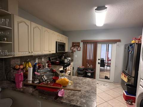 11053 W Okeechobee Rd 102, Hialeah Gardens FL - photo 6 of 25