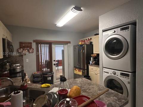 11053 W Okeechobee Rd 102, Hialeah Gardens FL - photo 8 of 25