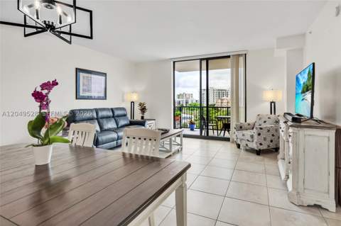 55 Merrick Way 744, Coral Gables FL - photo 10 of 41
