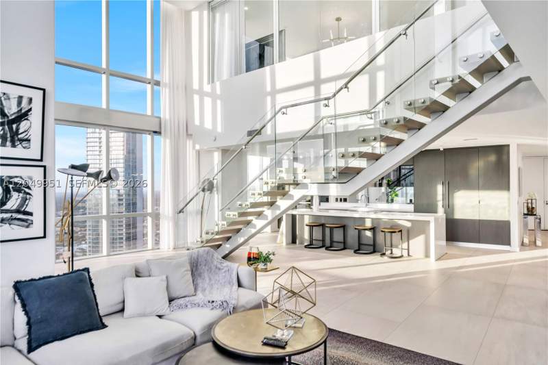 4 bedroom Condominium at 851 NE 1st Avenue Penthouse 4612, Paramount Miami Worldcen, Miami — photo 2