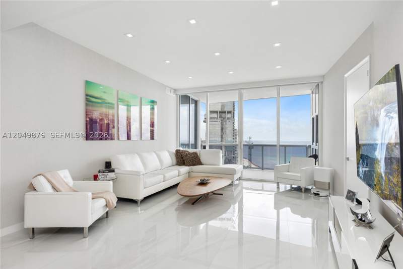 3 bedroom Condominium at 18201 Collins Ave 3504, Trump Royale Condo, Sunny Isles Beach — photo 3